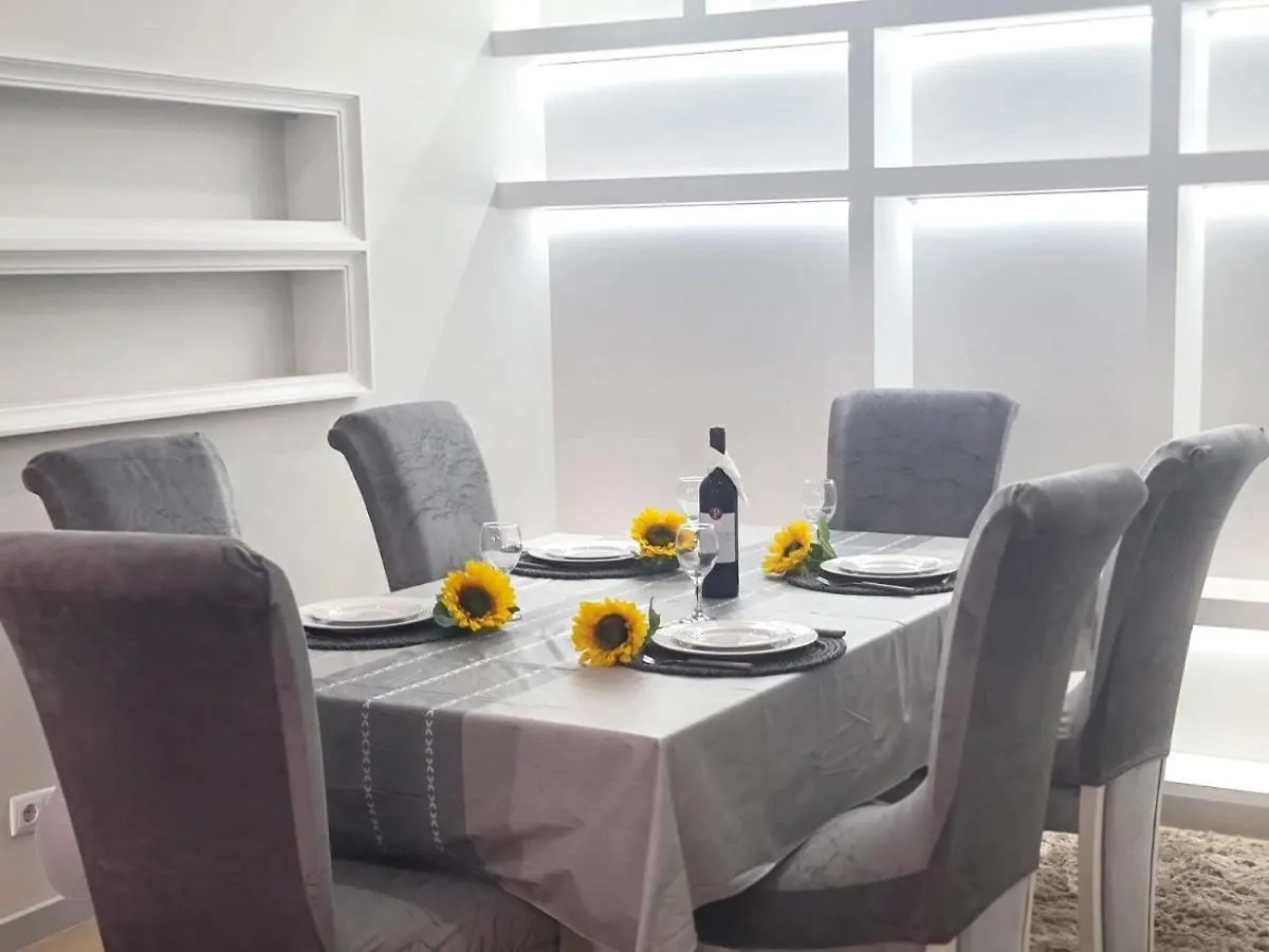 Charming 3-Bed House In Funchal Villa Funchal (Madeira)